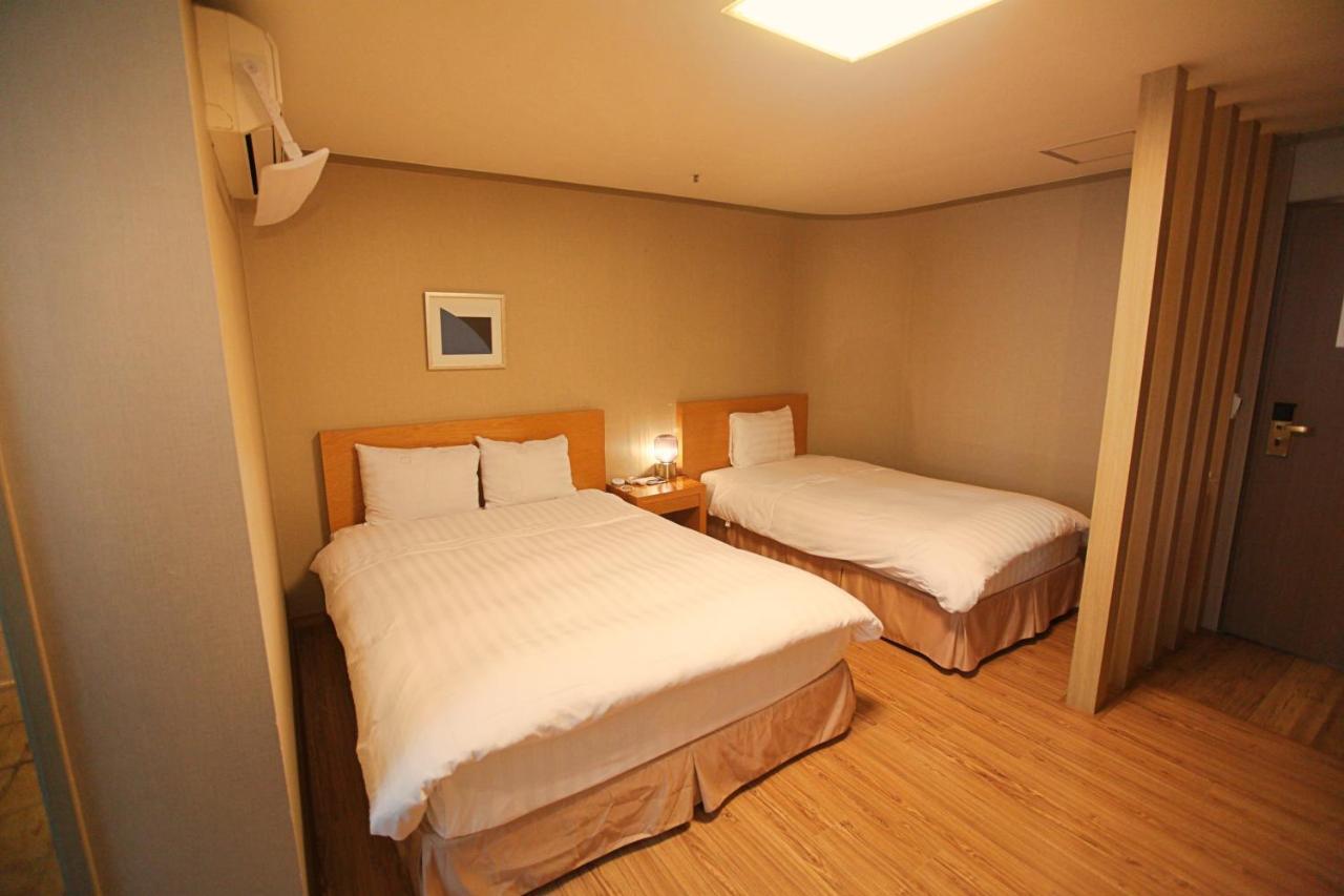 Changwon At Business Hotel מראה חיצוני תמונה