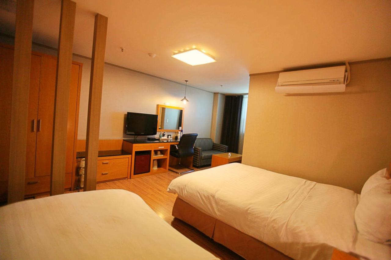 Changwon At Business Hotel מראה חיצוני תמונה
