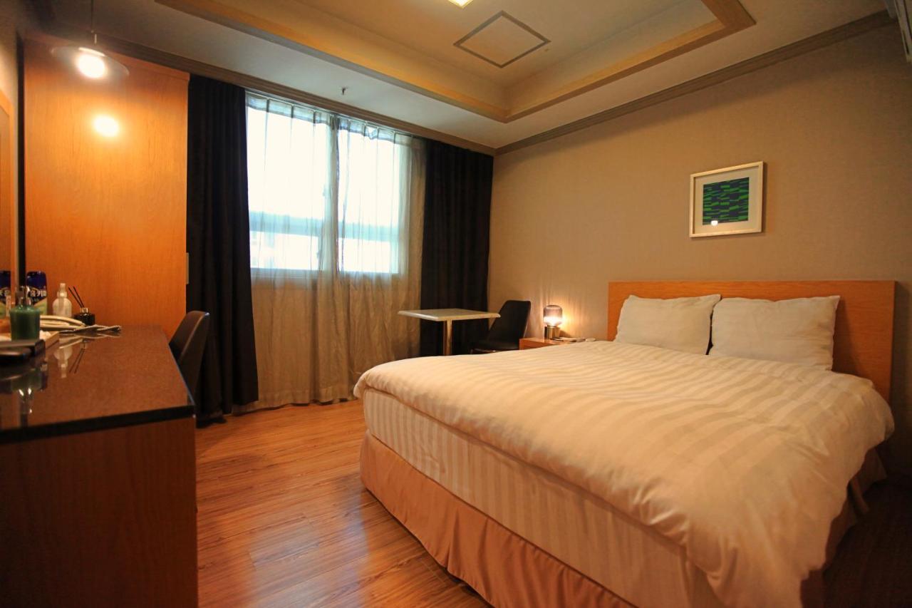 Changwon At Business Hotel מראה חיצוני תמונה